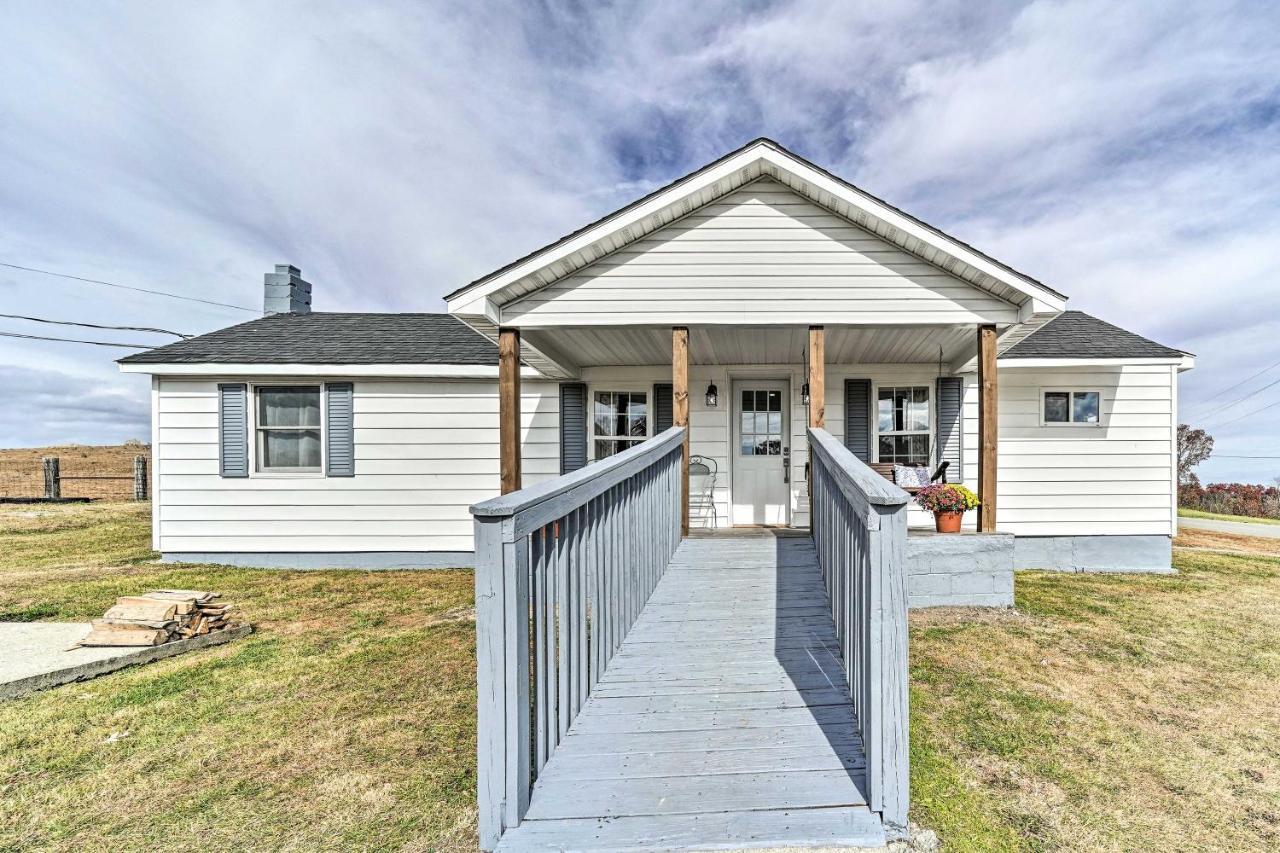 Updated Beattyville Ranch-Style Home With Yard! Exterior photo